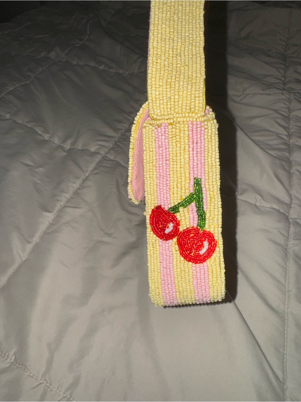 America & Beyond NWOT Beaded Pink Lemonade Shoulder Bag - Picture 3 of 3